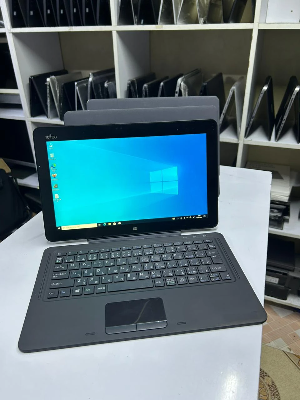 Fujitsu Detachable Laptop i3 7th Gen 4GB 128GB SSD